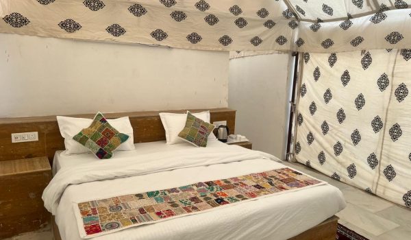 Super Deluxe Tents (5)