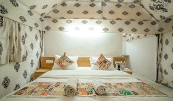 Super Deluxe Tents (7)